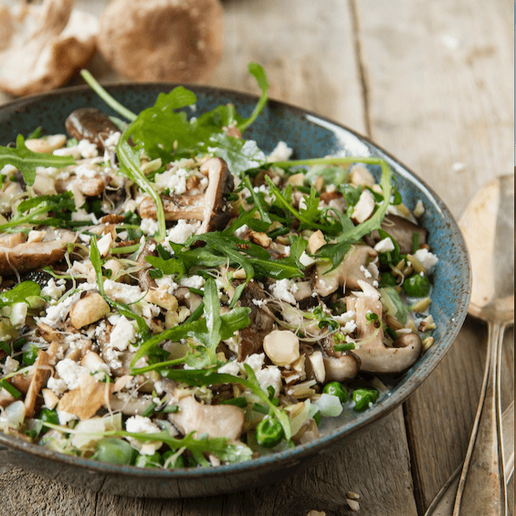 Naakte haver 'risotto' met paddenstoelen