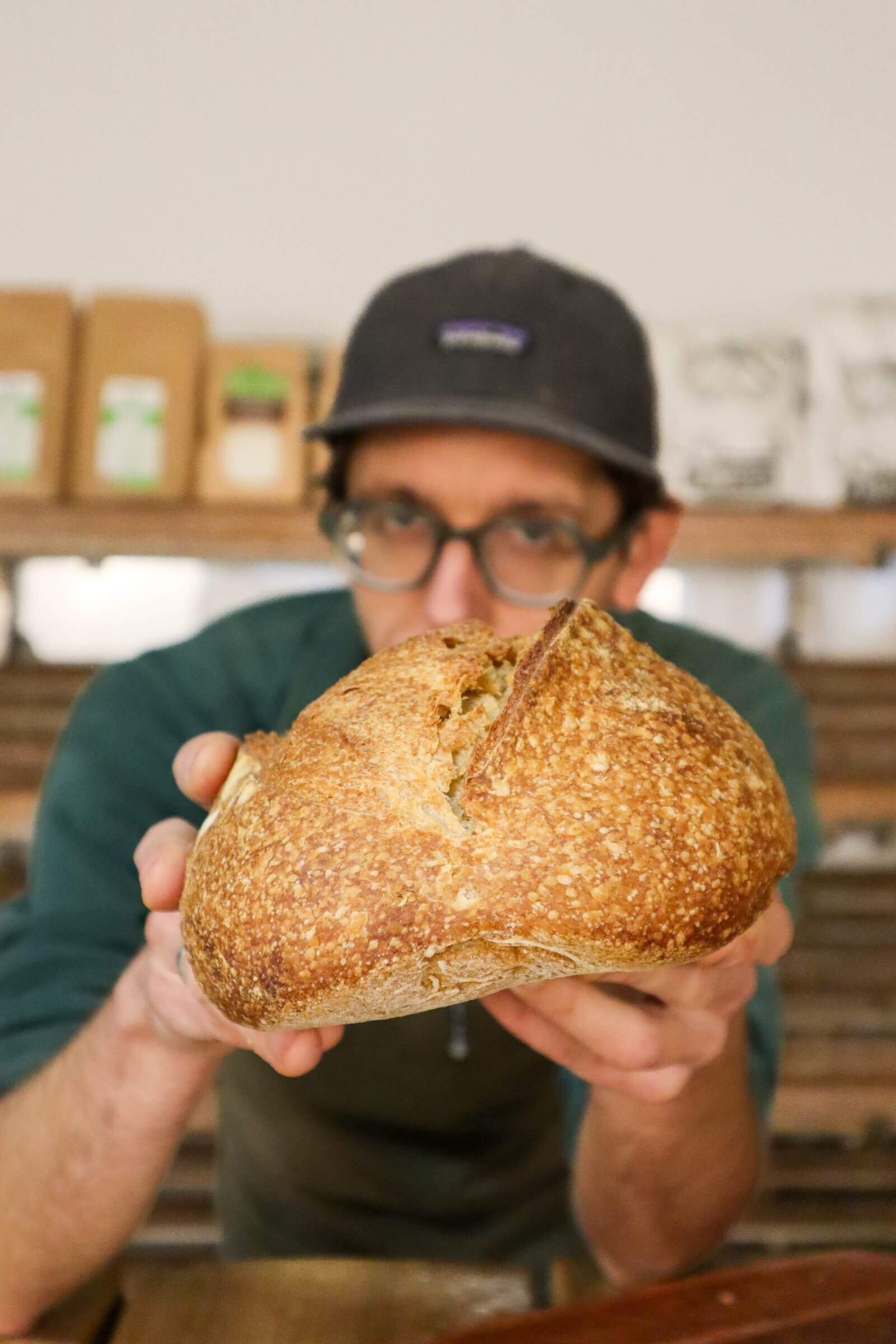 Desembakker Kay toon desembrood