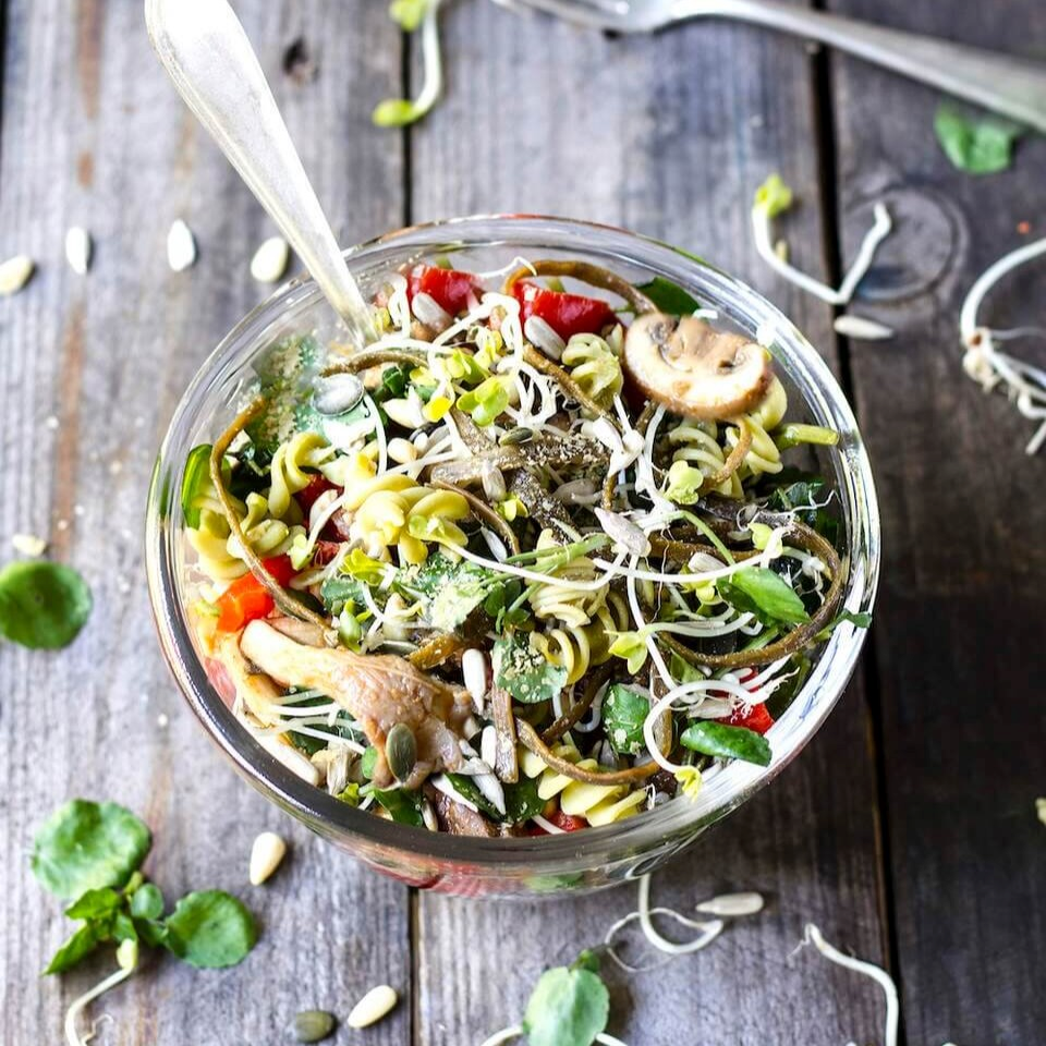 Peulvruchten-pasta bowl