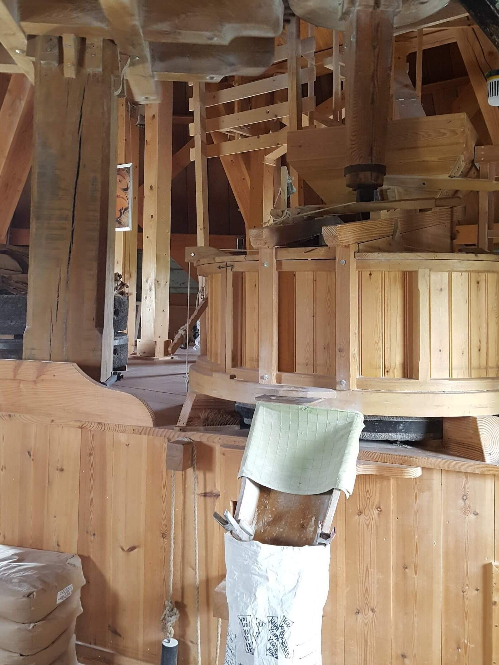 Molen maalt het meel