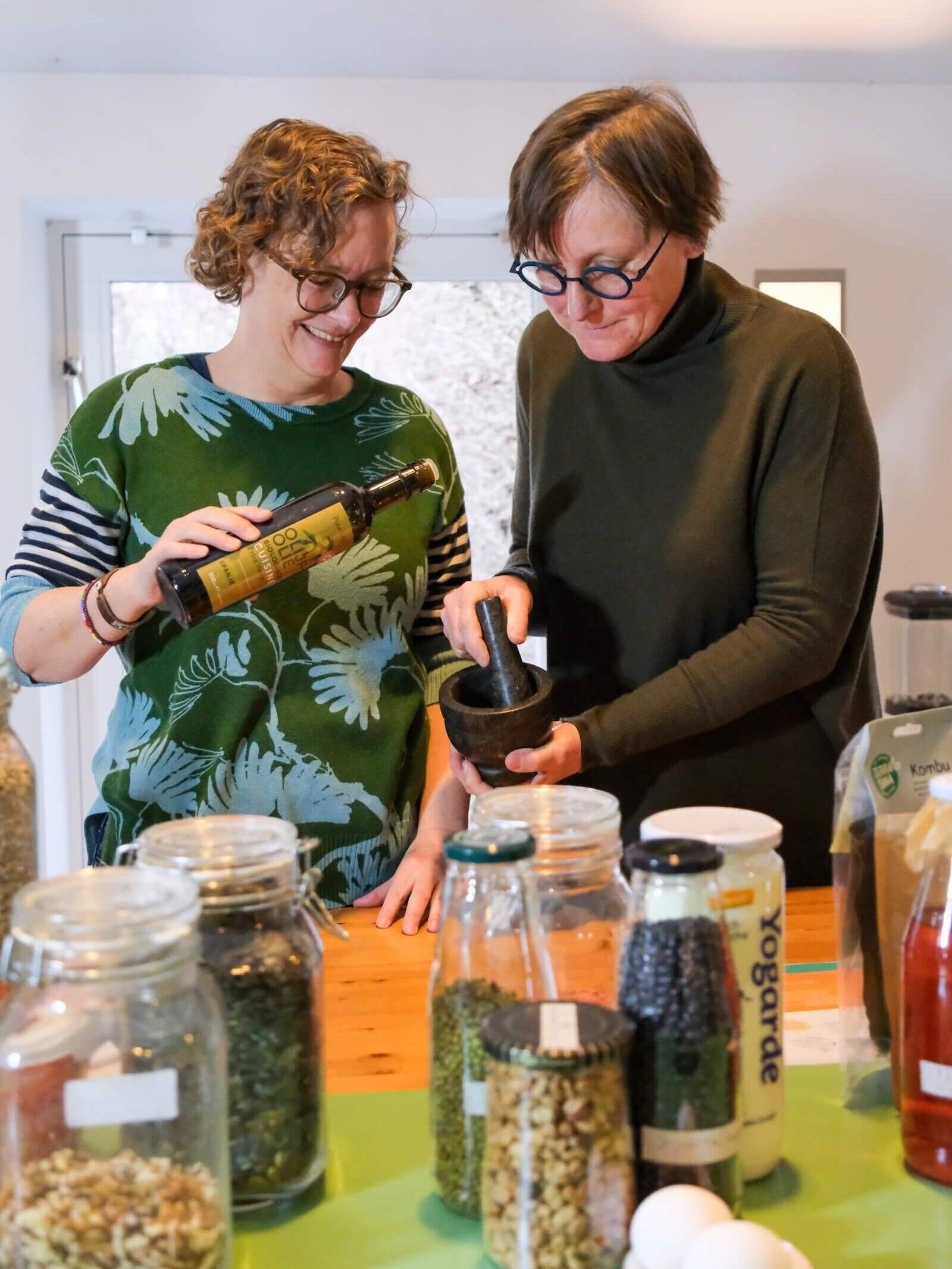 Rani en Mia aan het Mind Map koken